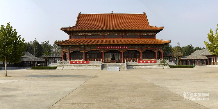 菏泽周边附近好玩的地方 菏泽周边旅游自驾游  东山禅寺位于鄄城县