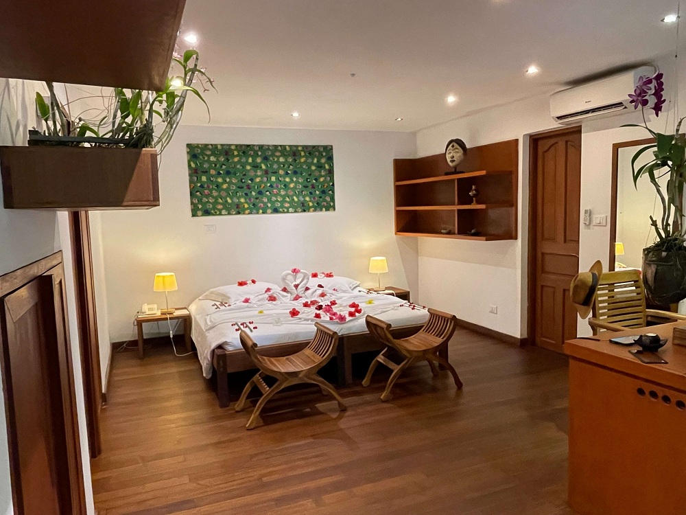 Club Room - Room Images 2