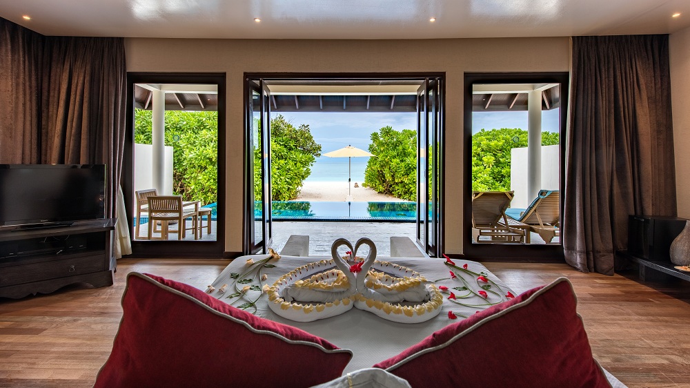 Sunset Beach Villa With Pol - Room Images 3