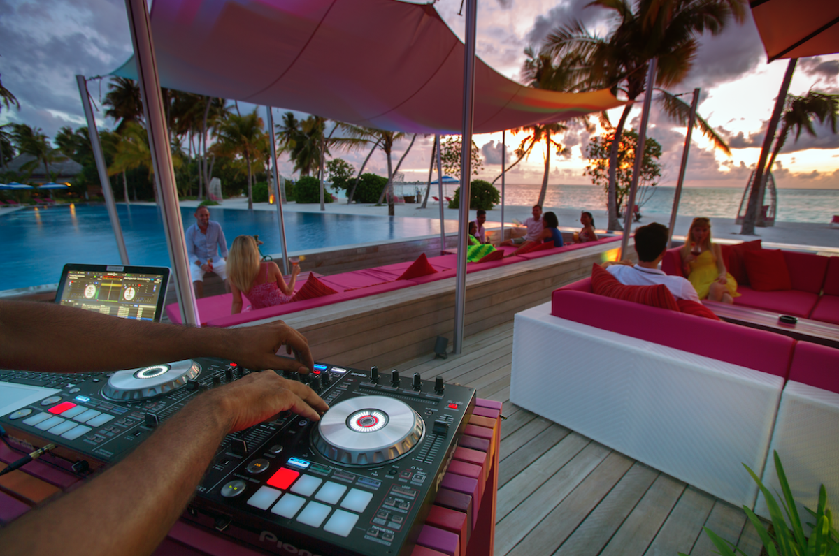 Breeze Pool Bar - pic 6