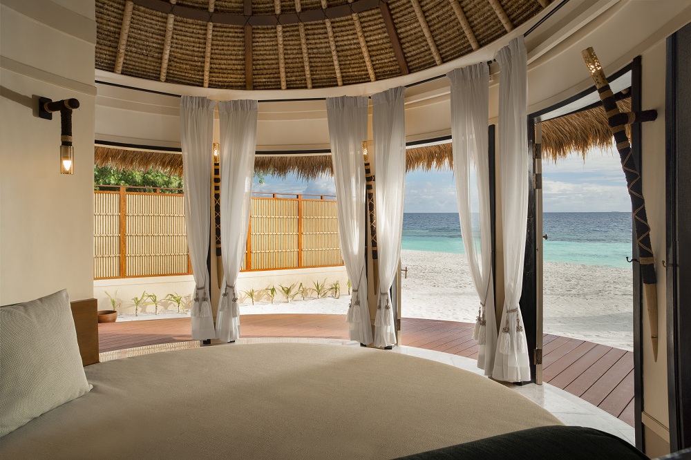Grand Beachfront Pool Villa - Room Images 3