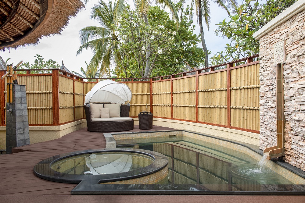 Grand Beachfront Pool Villa - Room Images 5