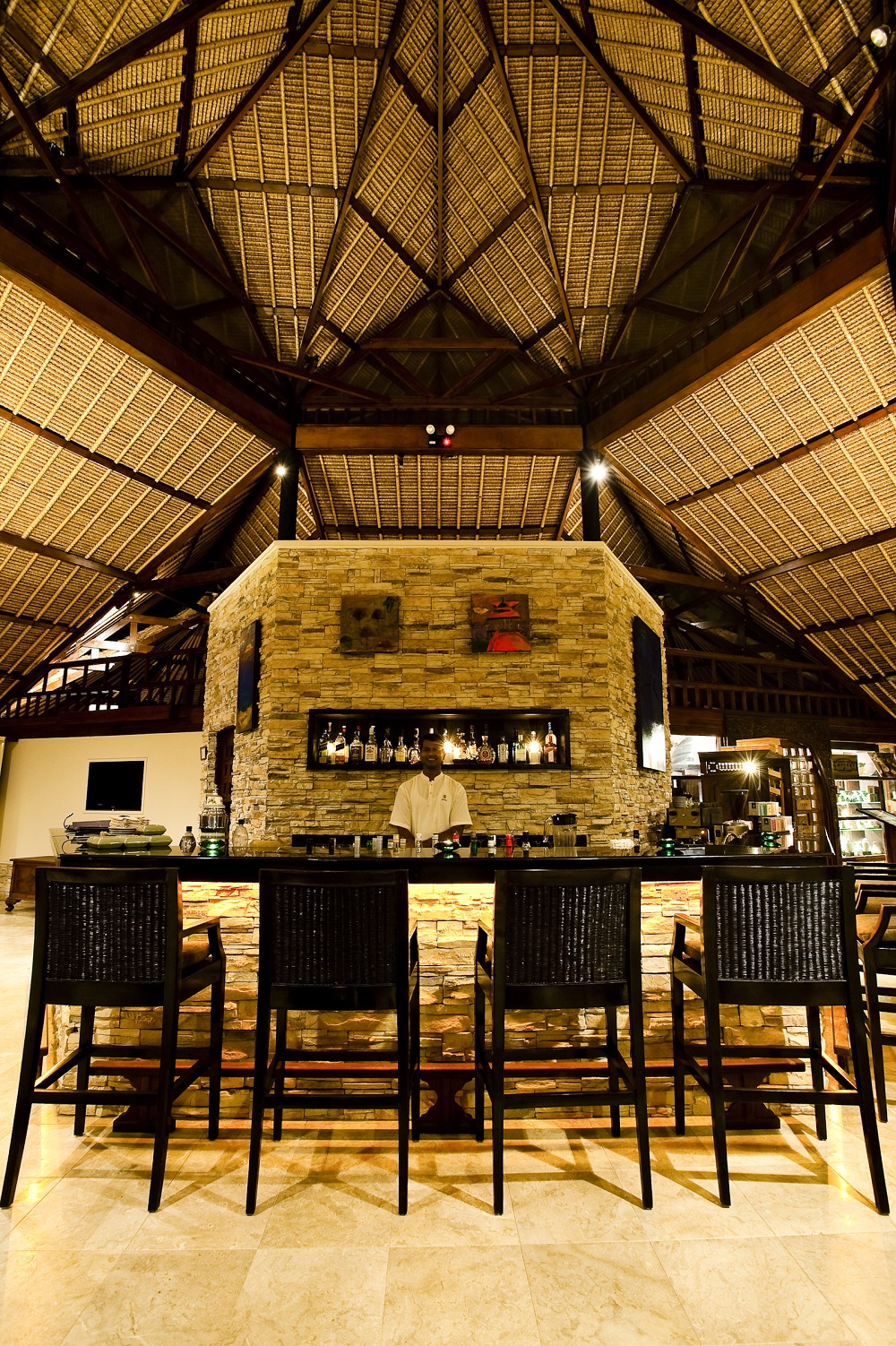 Naiboli Bar - pic 4
