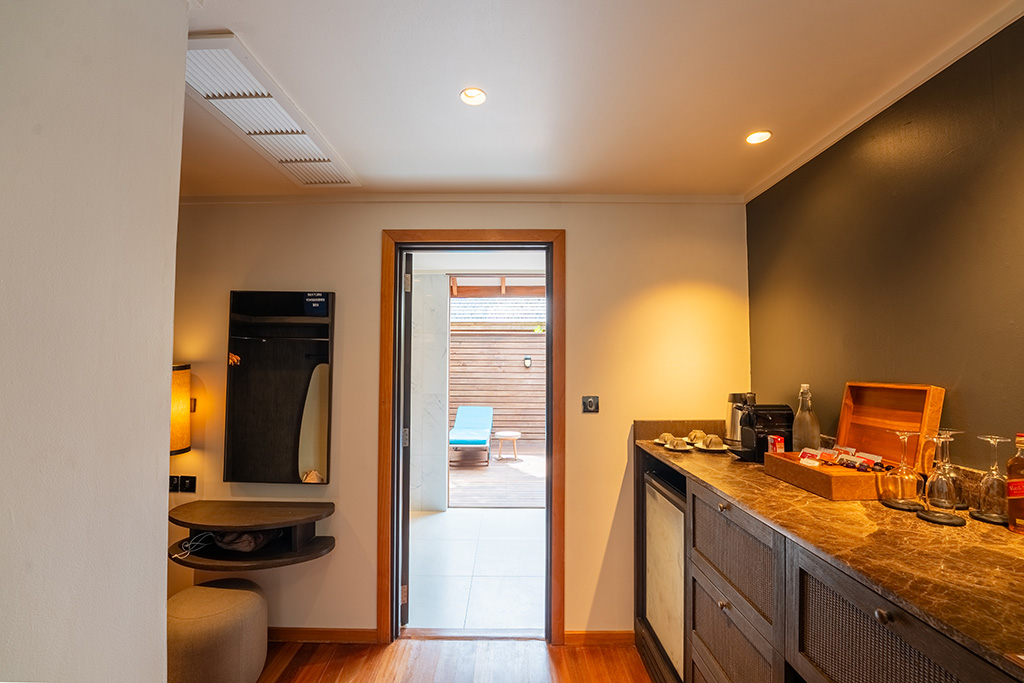 Jacuzzi Beach Villa - Room Images 5