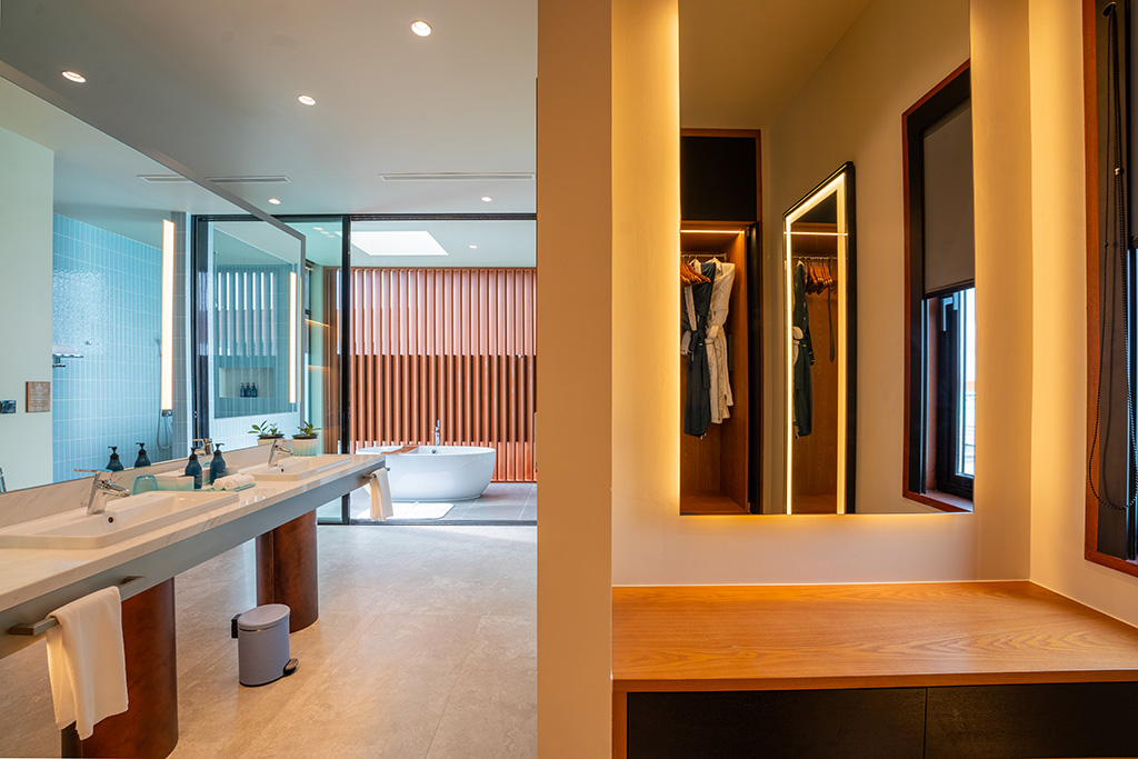Sunset Ocean Pool Villa - Room Images 2